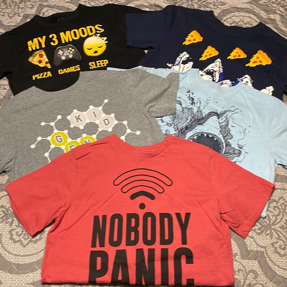 Lot of 5 boys graphic tees